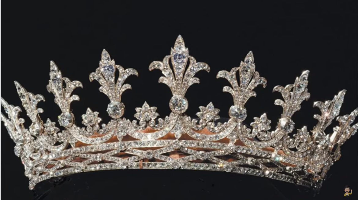 Проклятый бриллиант и тиара-губительница : 5 известных королевских украшений с особой историей