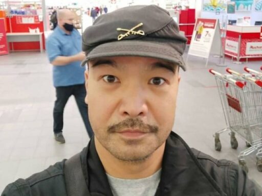 Куда исчез Араш из скорой помощи: актер Азиз Бейшеналиев уехал из России ради сына