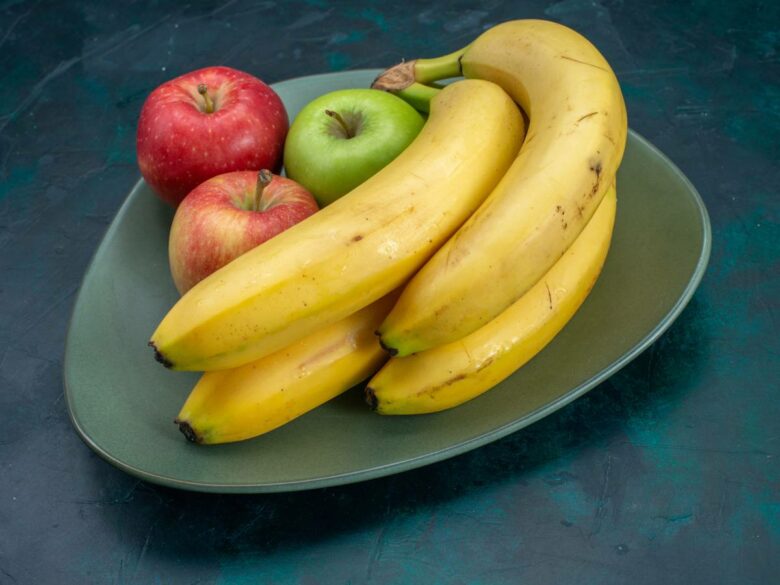 Питательный профиль бананов и яблок