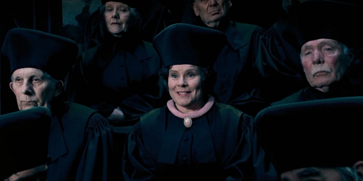 Самый отвратительный персонаж в «Гарри Поттере»: история Долорес Амбридж