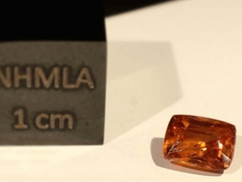 Кьяутуит - самый редкий минерал на Земле