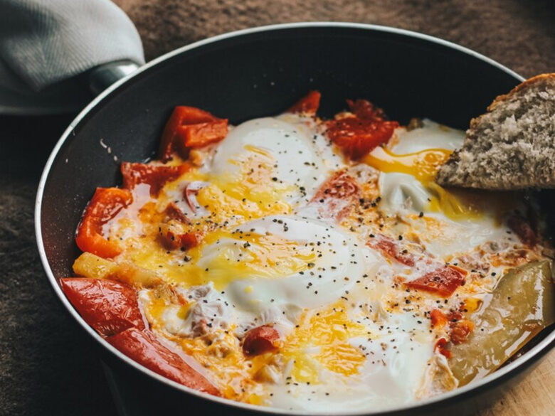6 хитростей превратят яичницу в нежнейшее блюдо: попробуйте и будете готовить только так