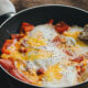 6 хитростей превратят яичницу в нежнейшее блюдо: попробуйте и будете готовить только так