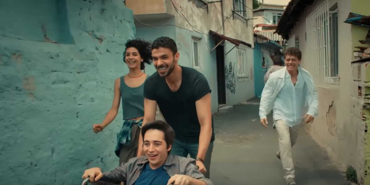 Хочется посмотреть залпом: турецкий сериал «Дикий» не заставляет неделями ждать развязки