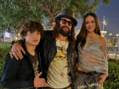 Джейсон Момоа с сыном Никоа и дочерью Лолой