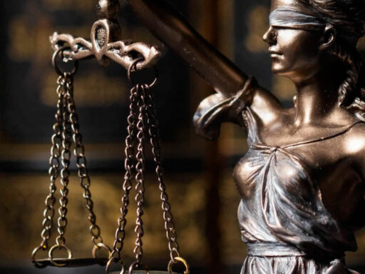 Кто юридически прав